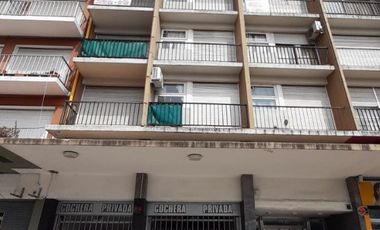 Venta ESPACIO de COCHERA frente a Plaza Colón