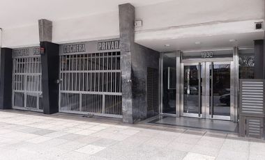 Venta ESPACIO de COCHERA frente a Plaza Colón