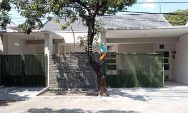 Rumah Baru di Raya Kutisari Indah Surabaya Selatan !!