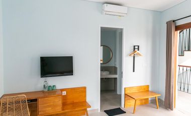 Leasehold - Profitable Turnkey Hostel for Sale in Prime Canggu - 7 Minutes to Batu Bolong Beach, Canggu, Bali