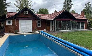 Alquiler de casa en Echeverría del lago  de 4 amb, con piscina- Canning