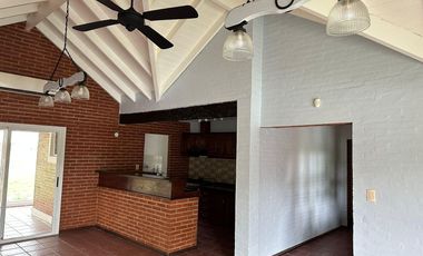 Alquiler de casa en Echeverría del lago  de 4 amb, con piscina- Canning
