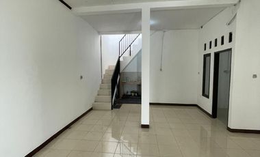 Rumah 2 Lt Terawat Dekat Lagoon Avenue Mall Bekasi Dibantu KPR J-39010