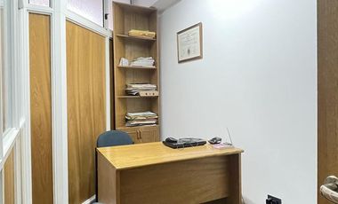 Venta Oficina al frente con patio