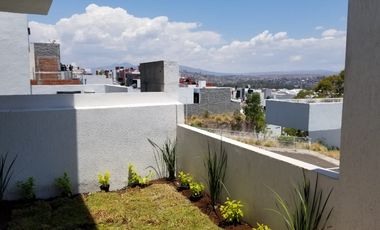 CASA EN FRESNOS TRES MARIAS