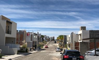 CASA EN FRESNOS TRES MARIAS