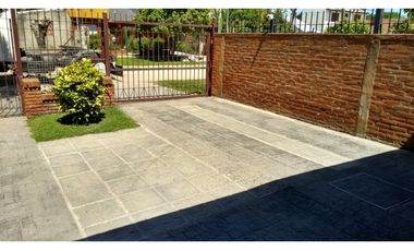 CHALET 4 AMB GARAGE DOBLE , PARQUE Y GRAN QUINCHO