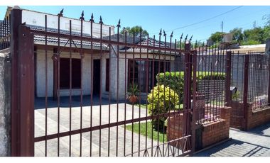 CHALET 4 AMB GARAGE DOBLE , PARQUE Y GRAN QUINCHO