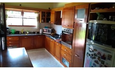 CHALET 4 AMB GARAGE DOBLE , PARQUE Y GRAN QUINCHO