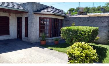 CHALET 4 AMB GARAGE DOBLE , PARQUE Y GRAN QUINCHO