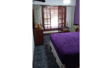 CHALET 4 AMB GARAGE DOBLE , PARQUE Y GRAN QUINCHO