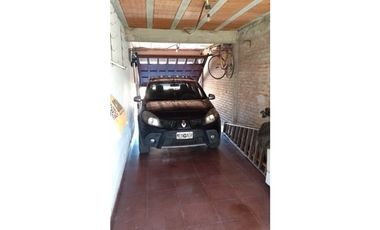 CHALET 4 AMB GARAGE DOBLE , PARQUE Y GRAN QUINCHO