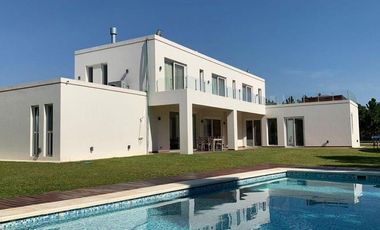 CASA 6 AMB DOMOTIZADA PINAMAR LA HERRADURA BARRIO CERRADO