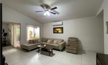 Se Vende Casa en Costa Verde Versalles