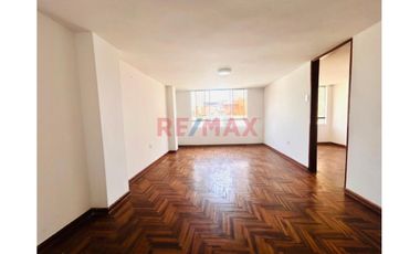 Alquilo Amplio Dpto 73M2 De 2 Dormitorios En 3Er Piso Urb. Los Precursores - Surco!