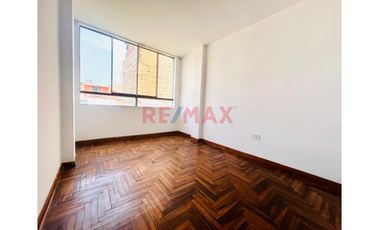 Alquilo Amplio Dpto 73M2 De 2 Dormitorios En 3Er Piso Urb. Los Precursores - Surco!
