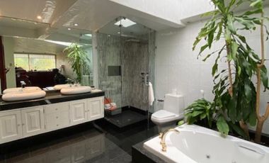 BAJA DE PRECIO!! GRAN CASA EN VENTA DENTRO DE FRACCIONAMIENTO JARDINES EN LA MONTAÑA 4 RECAMARAS