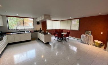 BAJA DE PRECIO!! GRAN CASA EN VENTA DENTRO DE FRACCIONAMIENTO JARDINES EN LA MONTAÑA 4 RECAMARAS