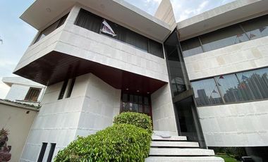 BAJA DE PRECIO!! GRAN CASA EN VENTA DENTRO DE FRACCIONAMIENTO JARDINES EN LA MONTAÑA 4 RECAMARAS
