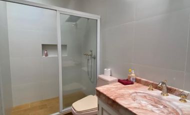 BAJA DE PRECIO!! GRAN CASA EN VENTA DENTRO DE FRACCIONAMIENTO JARDINES EN LA MONTAÑA 4 RECAMARAS