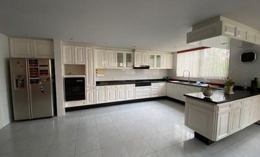 BAJA DE PRECIO!! GRAN CASA EN VENTA DENTRO DE FRACCIONAMIENTO JARDINES EN LA MONTAÑA 4 RECAMARAS