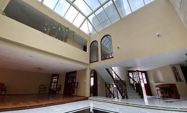 BAJA DE PRECIO!! GRAN CASA EN VENTA DENTRO DE FRACCIONAMIENTO JARDINES EN LA MONTAÑA 4 RECAMARAS