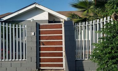 Casa en venta en Graneros de 3 dorm. + 2 Baños