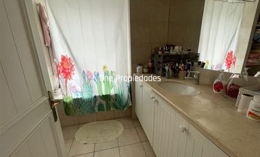 Casa en arriendo de 5 dorm. en Lo Barnechea
