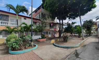 VENTA DE CASA ESQUINERA EN HUANCAVILCA SUR  (GV)