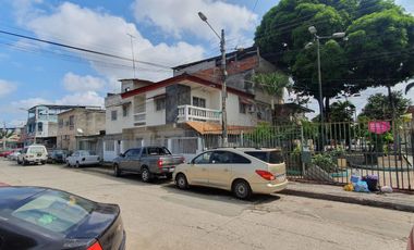 VENTA DE CASA ESQUINERA EN HUANCAVILCA SUR  (GV)