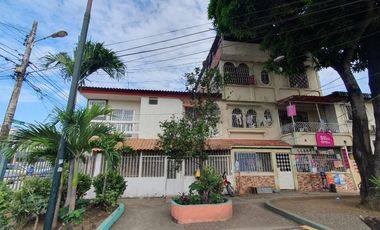 VENTA DE CASA ESQUINERA EN HUANCAVILCA SUR  (GV)