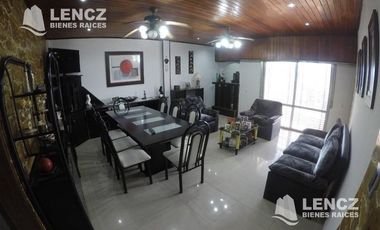 CHALET 4 AMB EN DOS PLANTAS, CON GARAJE Y PATIO CON PARRILLA -QUILMES OESTE