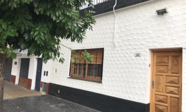 Casa PH en venta en Villa Dominico