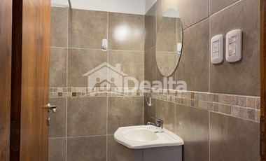 Casa en planta alta en alquiler.