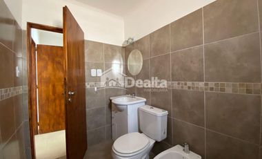 Casa en planta alta en alquiler.