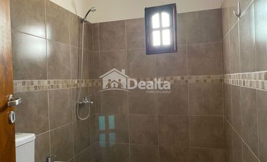 Casa en planta alta en alquiler.