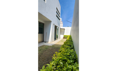 Agradable y Bonita Casa en Residencial Ixtapan.
