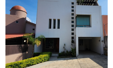 Agradable y Bonita Casa en Residencial Ixtapan.