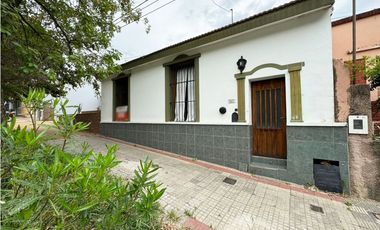 VENTA CASA CALLE PELLEGRINI DOS DORMITORIOS