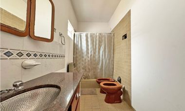 VENTA CASA CALLE PELLEGRINI DOS DORMITORIOS