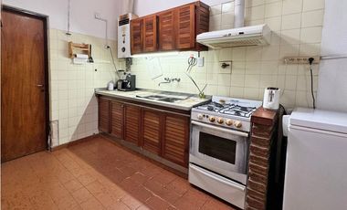 VENTA CASA CALLE PELLEGRINI DOS DORMITORIOS