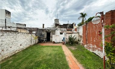 VENTA CASA CALLE PELLEGRINI DOS DORMITORIOS