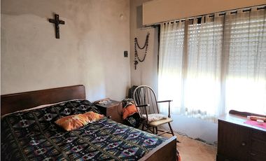 Casa tres ambientes con jardín. García Lorca. Punta Mogotes.Venta.
