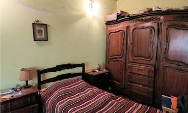 Casa tres ambientes con jardín. García Lorca. Punta Mogotes.Venta.