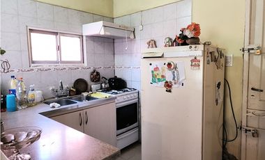 Casa tres ambientes con jardín. García Lorca. Punta Mogotes.Venta.