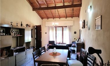 Casa tres ambientes con jardín. García Lorca. Punta Mogotes.Venta.