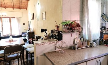 Casa tres ambientes con jardín. García Lorca. Punta Mogotes.Venta.