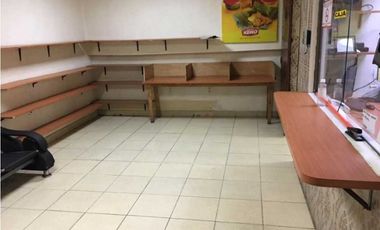 Se Vende amplio Local Comercial en Parque Lefevre.