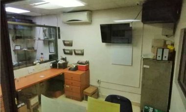 Se Vende amplio Local Comercial en Parque Lefevre.