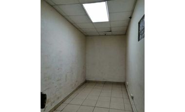 Se Vende amplio Local Comercial en Parque Lefevre.